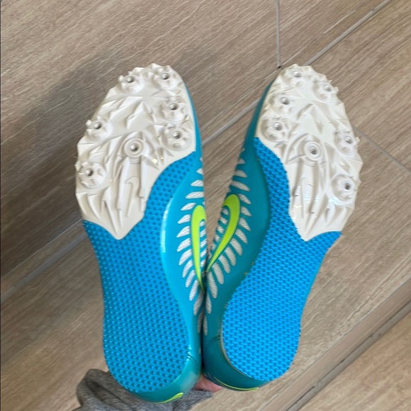 NIKE UEG Women’s Size 9 Blue White Green Athletic Shoes Cletes track Field - Picture 7 of 10